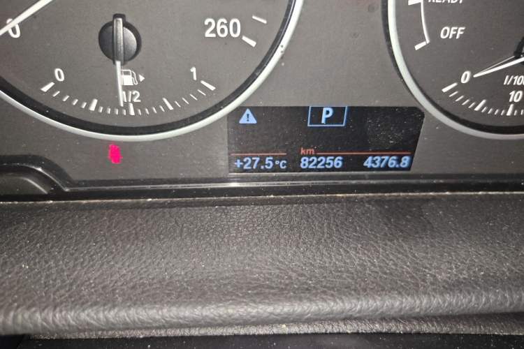 Used BMW 2 Series Active Tourer 2016 218i Sports Design Package Odometer Close Up