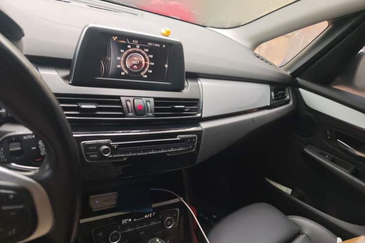 Used BMW 2 Series Active Tourer 2016 220i Luxury Edition Audio And AC Panel