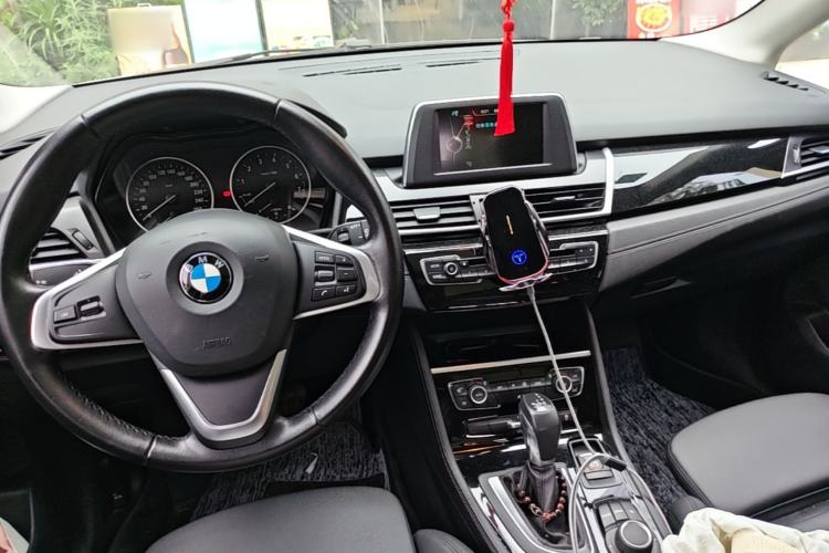 Used BMW 2 Series Active Tourer 2016 218i Sports Design Package Center Console