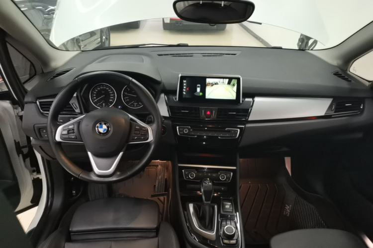 Used BMW 2 Series Active Tourer 2016 220i Luxury Edition Center Console
