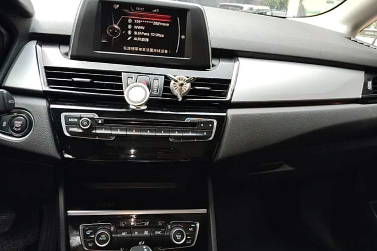 Used BMW 2 Series Active Tourer 2016 220i Luxury Edition Center Console