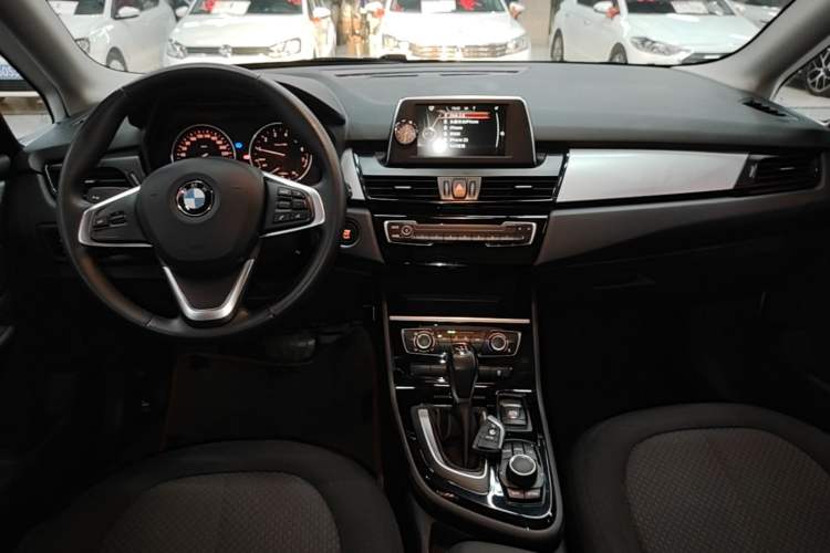 Used BMW 2 Series Active Tourer 2016 218i Fashion Model Center Console