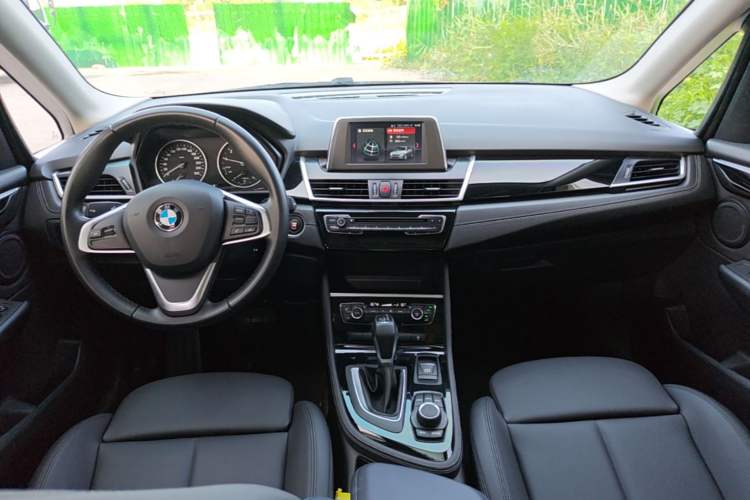 Used BMW 2 Series Active Tourer 2016 218i Sports Design Package Center Console