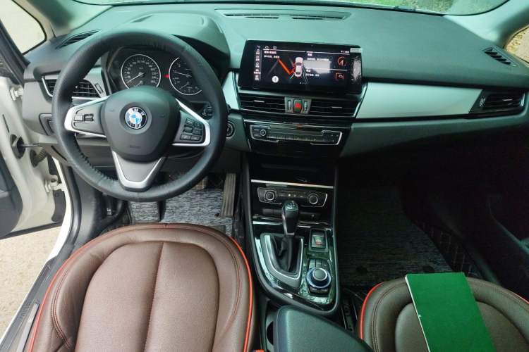 Used BMW 2 Series Active Tourer 2016 218i Fashion Model Center Console