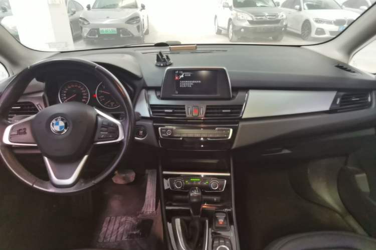 Used BMW 2 Series Active Tourer 2016 218i Fashion Model Center Console