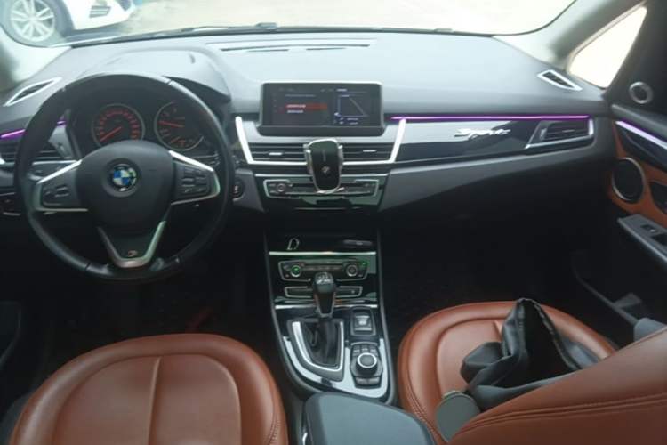 Used BMW 2 Series Active Tourer 2016 218i Leading Model Center Console
