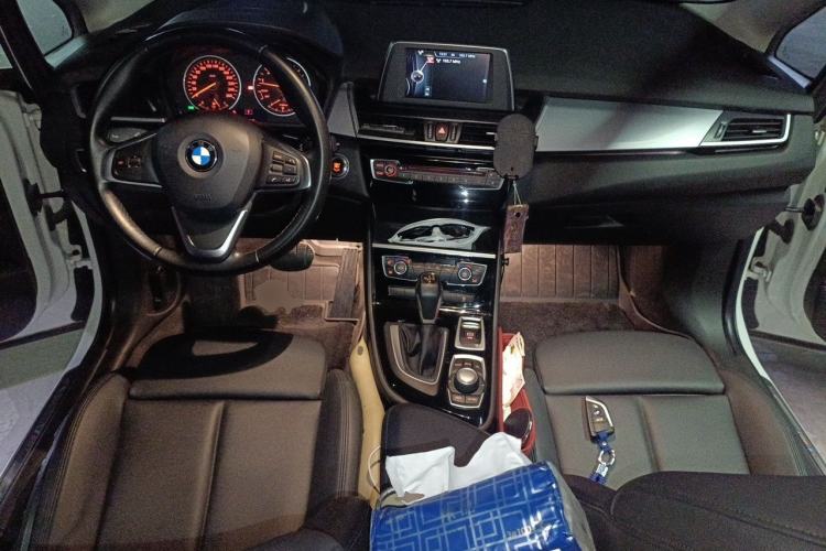 Used BMW 2 Series Active Tourer 2016 220i Luxury Edition Center Console