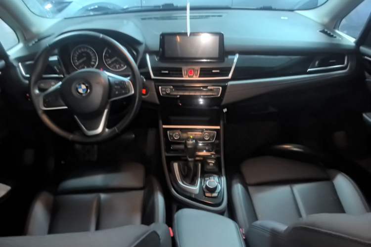 Used BMW 2 Series Active Tourer 2016 218i Sports Design Package Center Console