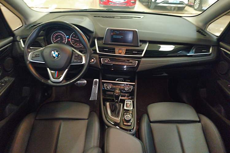 Used BMW 2 Series Active Tourer 2016 218i Sports Design Package Center Console