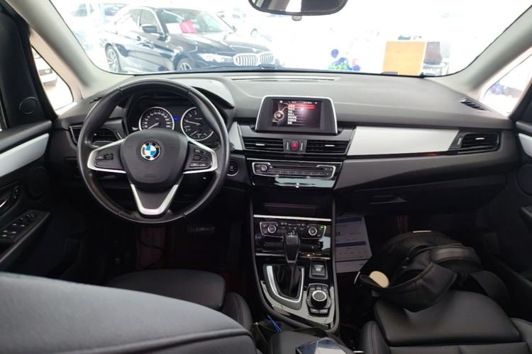 Used BMW 2 Series Active Tourer 2016 220i Luxury Edition Center Console
