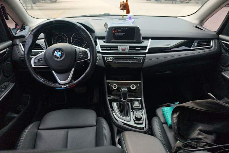 Used BMW 2 Series Active Tourer 2016 218i Sports Design Package Center Console