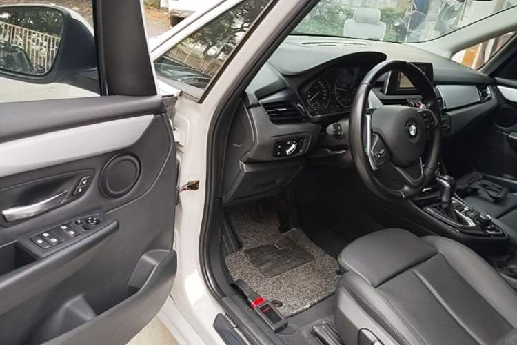 Used BMW 2 Series Active Tourer 2016 220i Luxury Edition Driver Seat