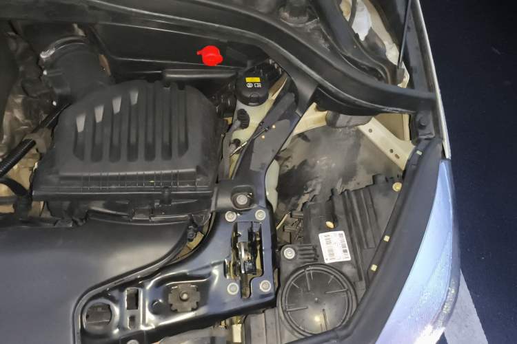 Used BMW 2 Series Active Tourer 2016 218i Fashion Model Engine Bay Left