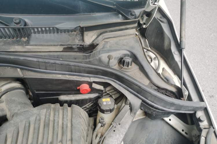 Used BMW 2 Series Active Tourer 2016 218i Fashion Model Engine Bay Left