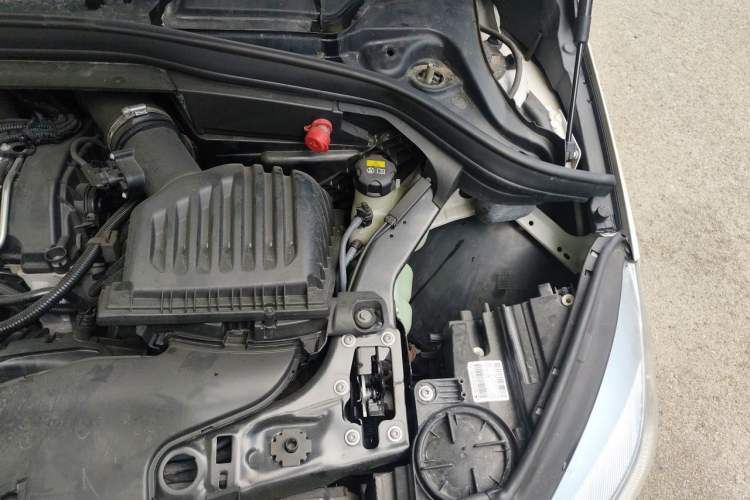 Used BMW 2 Series Active Tourer 2016 218i Fashion Model Engine Bay Left
