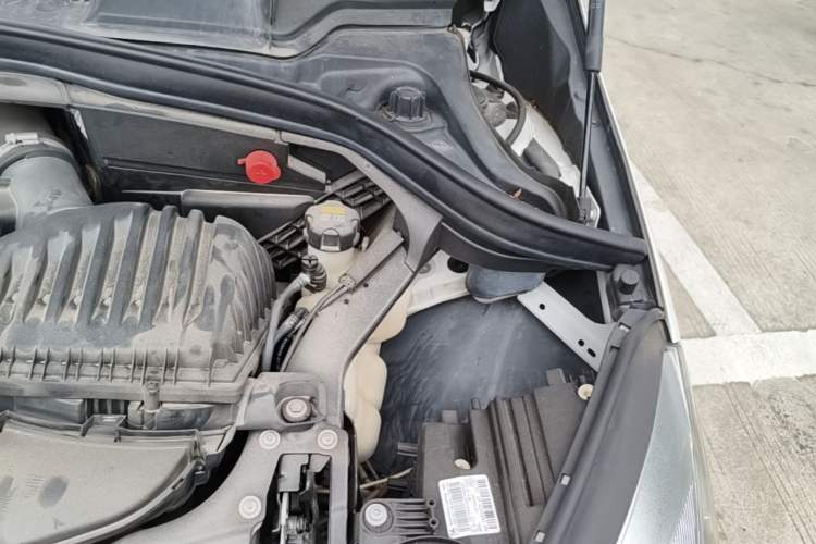 Used BMW 2 Series Active Tourer 2016 218i Fashion Model Engine Bay Left