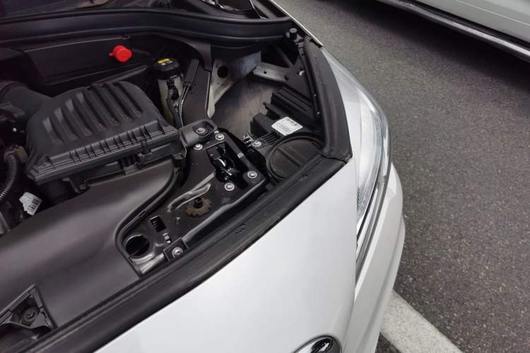 Used BMW 2 Series Active Tourer 2016 218i Sports Design Package Engine Bay Left