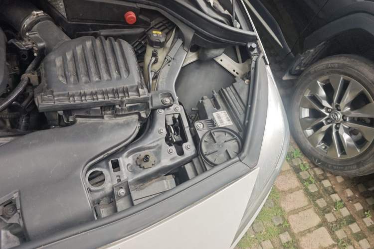 Used BMW 2 Series Active Tourer 2016 218i Fashion Model Engine Bay Left
