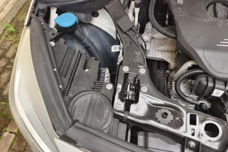 Used BMW 2 Series Active Tourer 2016 218i Sports Design Package Engine Bay Right