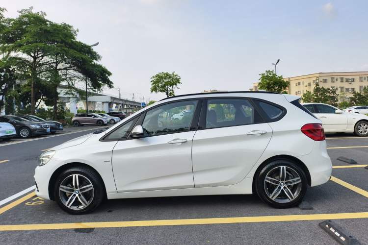 Used BMW 2 Series Active Tourer 2016 218i Sports Design Package Exterior 10