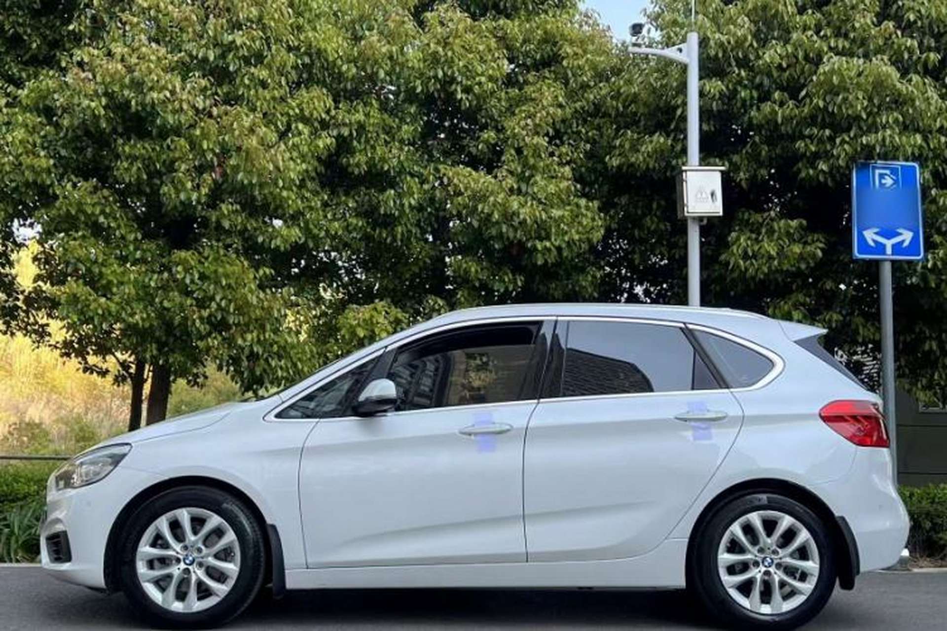 Used BMW 2 Series Active Tourer 2016 220i Luxury Edition Exterior 3