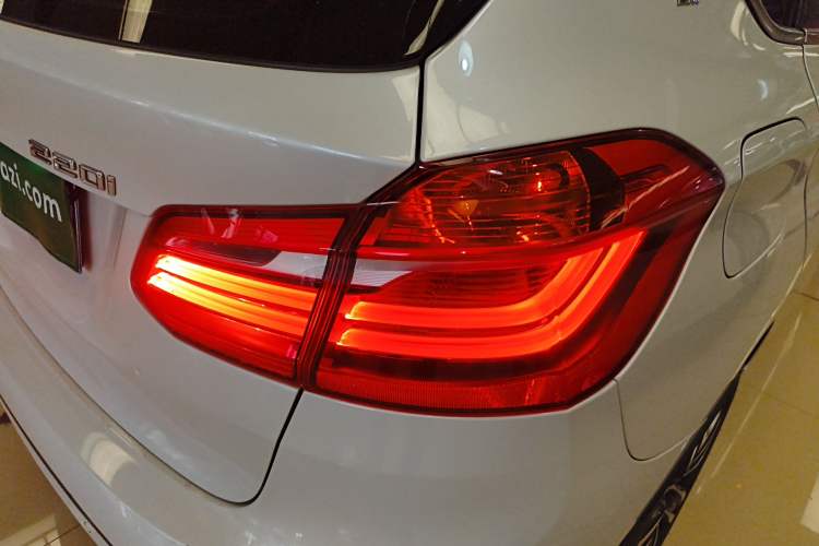 Used BMW 2 Series Active Tourer 2016 218i Sports Design Package Exterior 3