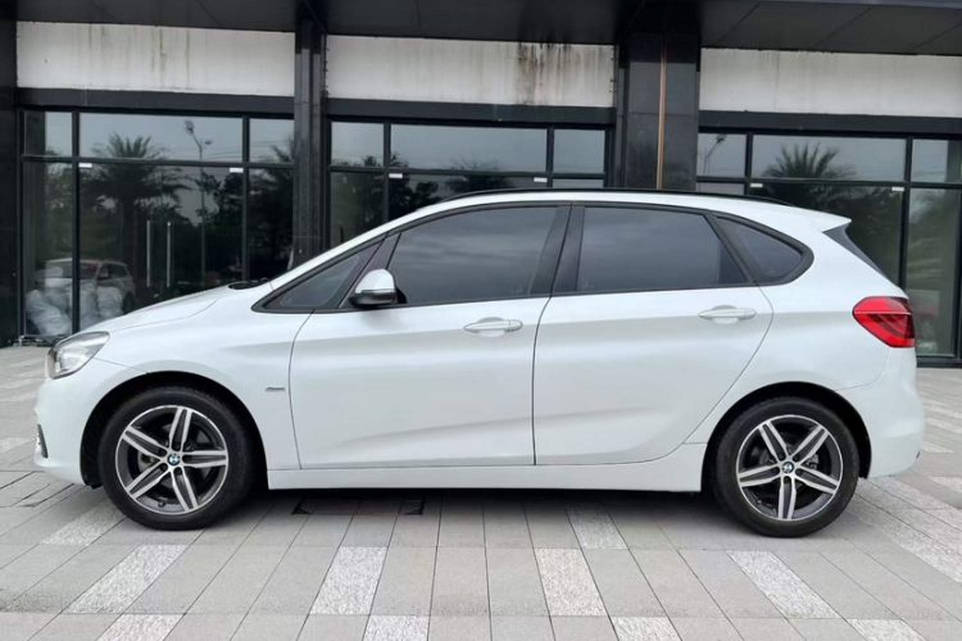 Used BMW 2 Series Active Tourer 2016 218i Sports Design Package Exterior 5