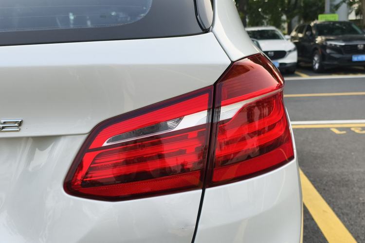 Used BMW 2 Series Active Tourer 2016 218i Sports Design Package Exterior 8