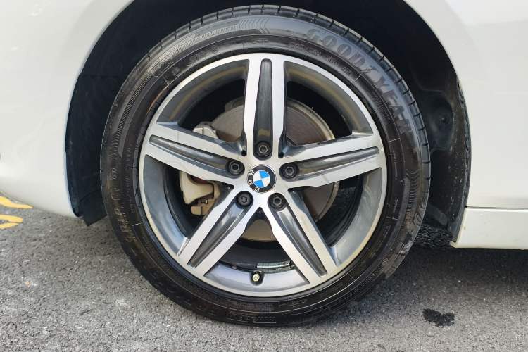 Used BMW 2 Series Active Tourer 2016 218i Sports Design Package Exterior 9