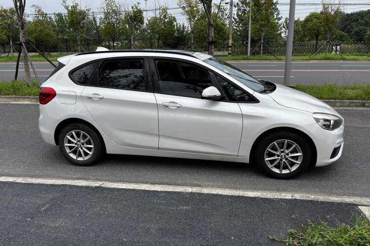 Used BMW 2 Series Active Tourer 2016 218i Fashion Model Exterior 9