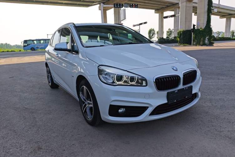 Used BMW 2 Series Active Tourer 2016 218i Sports Design Package Front Right 45 Deg