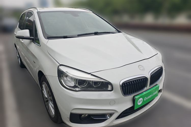 Used BMW 2 Series Active Tourer 2016 220i Luxury Design Package Front Right 45 Deg