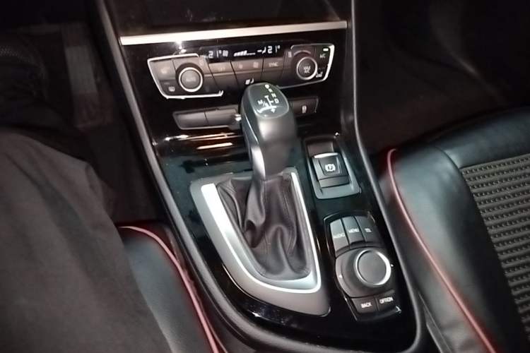 Used BMW 2 Series Active Tourer 2016 218i Leading Model Gear Lever