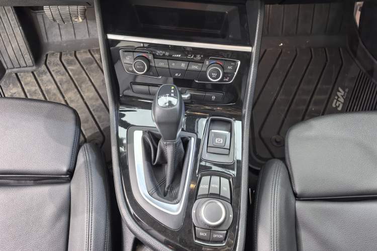 Used BMW 2 Series Active Tourer 2016 220i Luxury Edition Gear Lever
