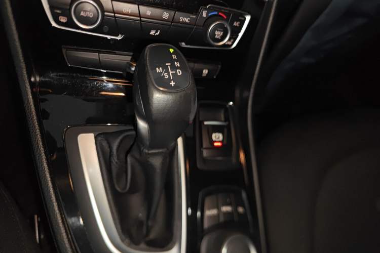 Used BMW 2 Series Active Tourer 2016 218i Leading Model Gear Lever