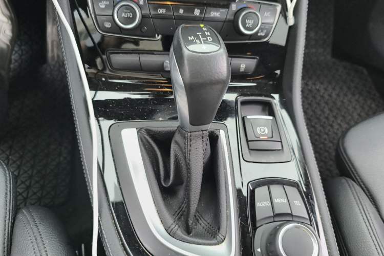 Used BMW 2 Series Active Tourer 2016 218i Sports Design Package Gear Lever