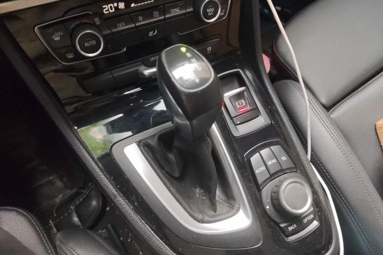 Used BMW 2 Series Active Tourer 2016 220i Luxury Edition Gear Lever