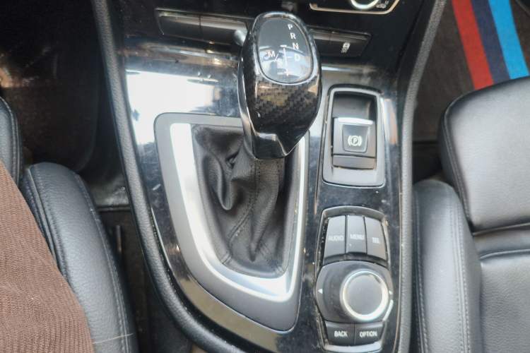 Used BMW 2 Series Active Tourer 2016 220i Luxury Edition Gear Lever