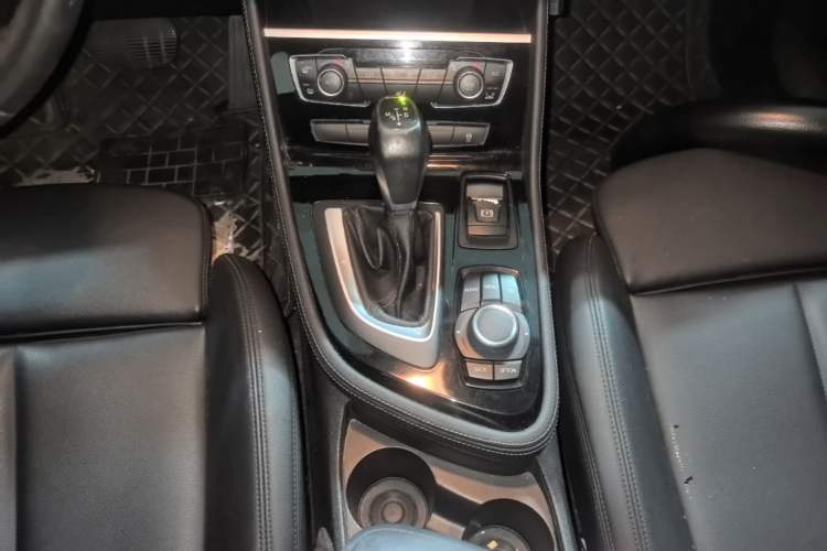 Used BMW 2 Series Active Tourer 2016 218i Sports Design Package Gear Lever
