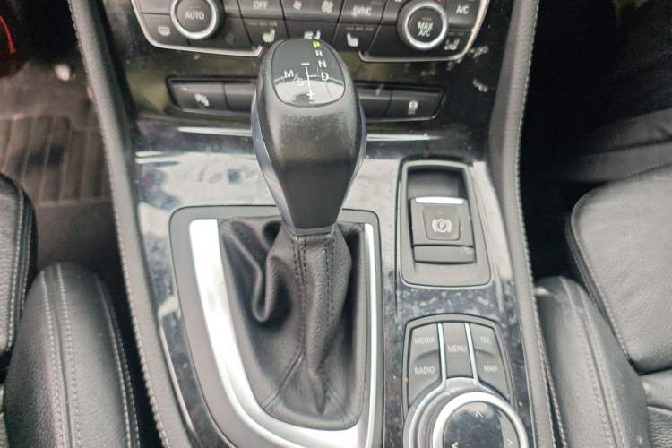 Used BMW 2 Series Active Tourer 2016 220i Luxury Design Package Gear Lever