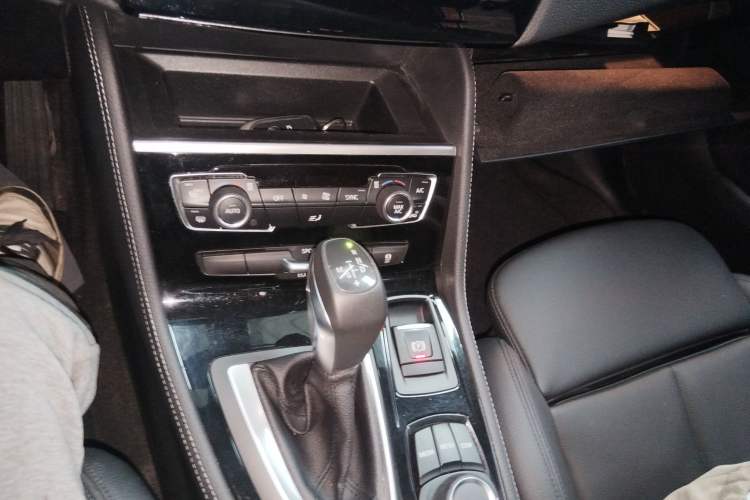 Used BMW 2 Series Active Tourer 2016 218i Sports Design Package Gear Lever