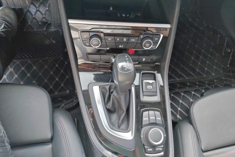 Used BMW 2 Series Active Tourer 2016 218i Sports Design Package Gear Lever