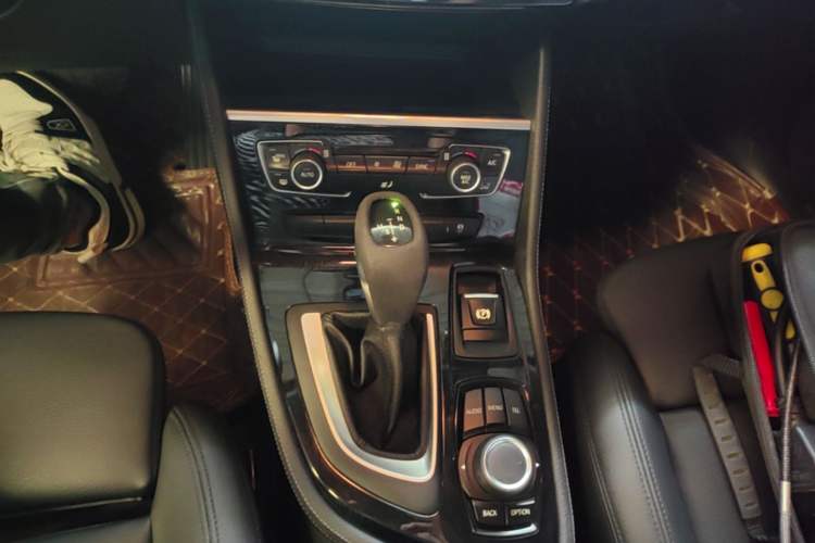 Used BMW 2 Series Active Tourer 2016 218i Sports Design Package Gear Lever