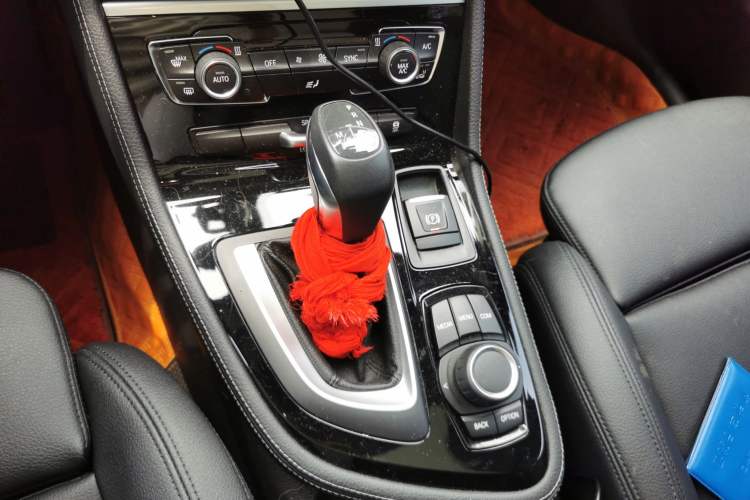 Used BMW 2 Series Active Tourer 2016 218i Sports Design Package Gear Lever
