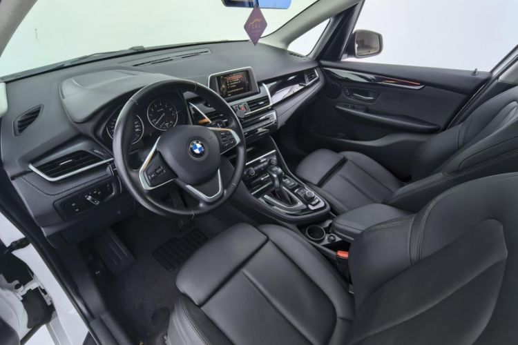 Used BMW 2 Series Active Tourer 2016 218i Sports Design Package Interior 10