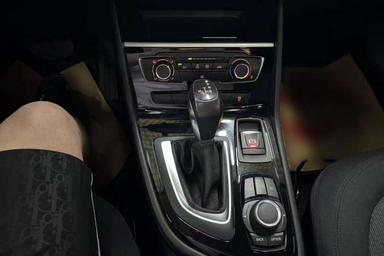 Used BMW 2 Series Active Tourer 2016 218i Fashion Model Interior 2