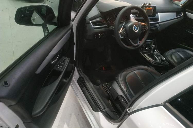 Used BMW 2 Series Active Tourer 2016 218i Leading Model Interior 3
