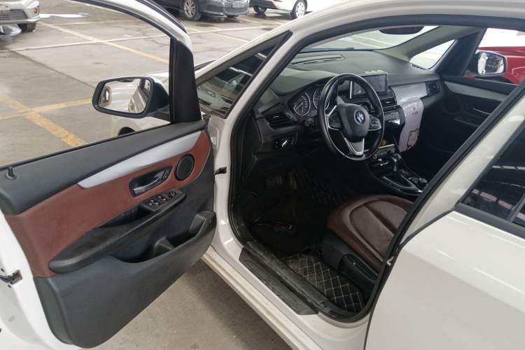 Used BMW 2 Series Active Tourer 2016 218i Fashion Model Interior 3