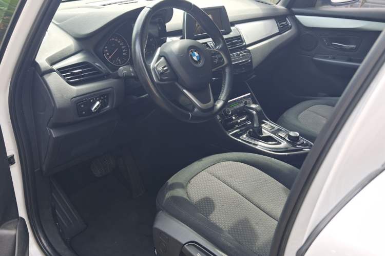 Used BMW 2 Series Active Tourer 2016 218i Fashion Model Interior 4