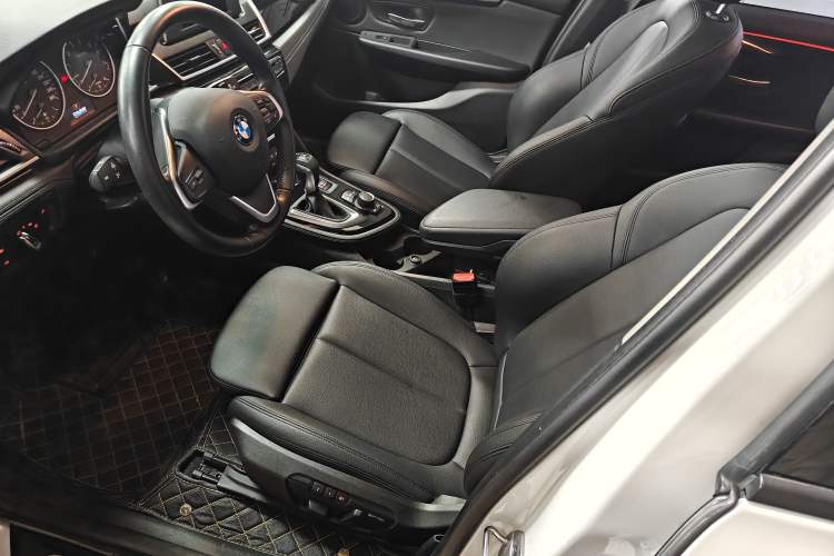 Used BMW 2 Series Active Tourer 2016 218i Sports Design Package Interior 4